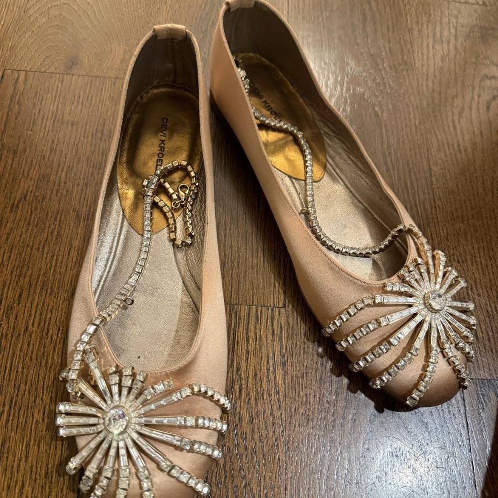 Devi kroell Women's flat Evening shoes size 8.5 gold champagne